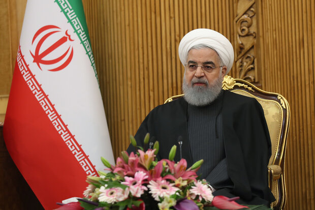 روحانی پس از دریافت گزارش وزرای کشور و بهداشت: طرح فاصله‌گذاری هوشمند از شنبه باید با نظارت دقیق اجرا شود