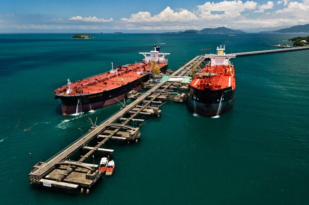 بلاروس واردات نفت از آمریکا را بررسی می‌کند