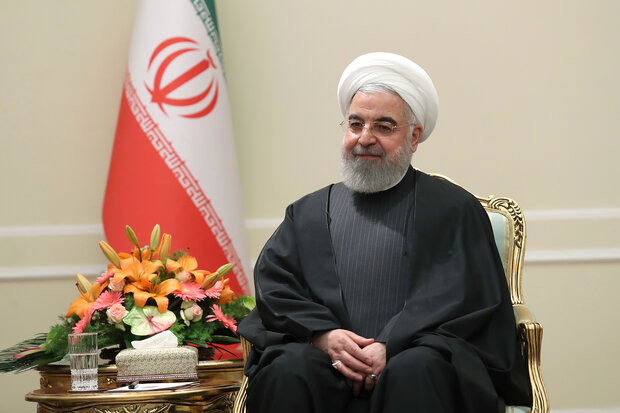 روحانی در گفتگو با سرلشکر سلامی: پرتاب ماهواره «نور» به فضا یک موفقیت ارزشمند ملی است