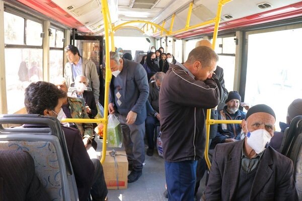 مدیرعامل شرکت واحد اتوبوسرانی تهران اعلام کرد: عرضه ماسک در ۶۰ پایانه و ایستگاه پر مسافر اتوبوس