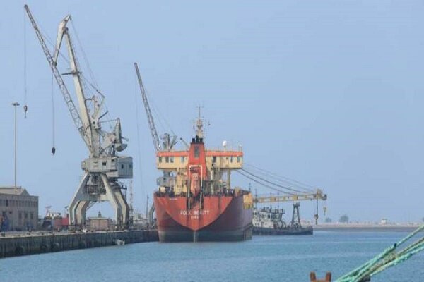 تداوم توقیف کشتی‌های حامل مواد غذایی برای مردم یمن توسط سعودی‌ها