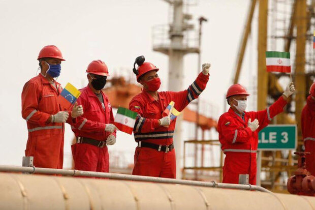 بنزین ایران به جایگاه‌های سوخت ونزوئلا رسید