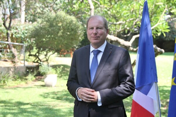 سفیر پاریس در تل آویو: فرانسه شاخه سیاسی «حزب الله لبنان» را تروریستی نمی‌داند