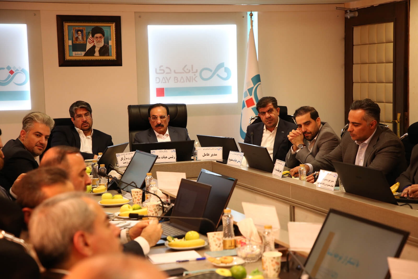 نشست هم‌اندیشی و هم افزایی گروه مالی و اقتصادی دی با شرکت های تابعه